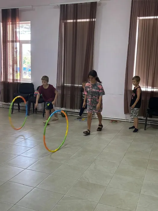 photo_5465613774611411496_y